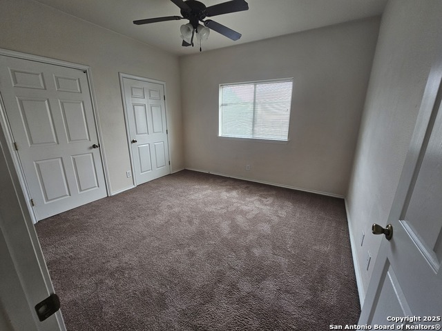 Listing photo id 13 for 4911 Ali Ave 4