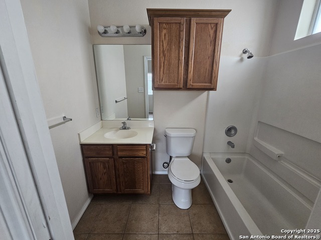 Listing photo id 14 for 4911 Ali Ave 4