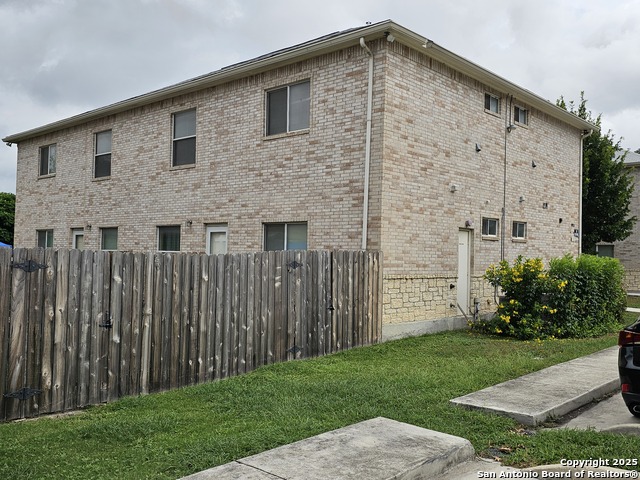 Listing photo id 0 for 4911 Ali Ave 4