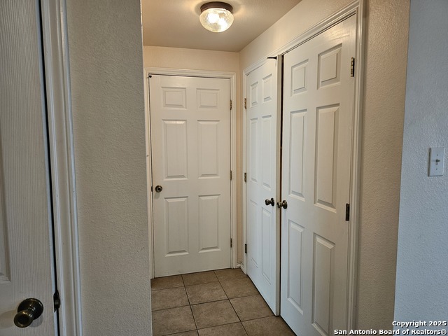 Listing photo id 5 for 4911 Ali Ave 4