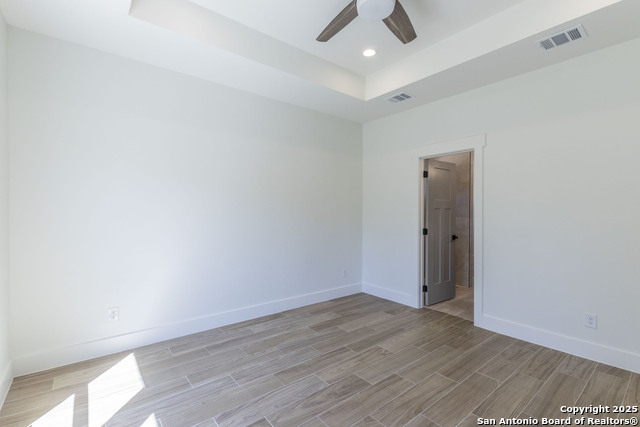 Image 13 of 28 For 645 Jonquil Dr