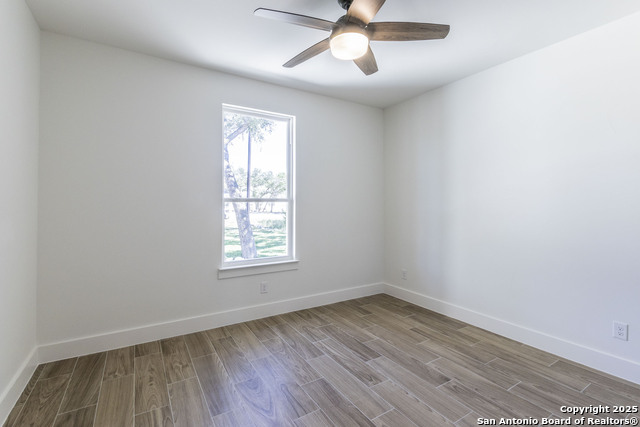 Image 17 of 28 For 645 Jonquil Dr