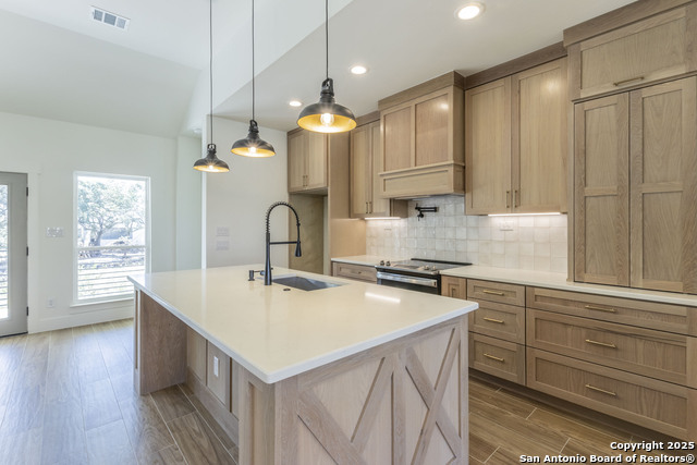 Image 2 of 28 For 645 Jonquil Dr