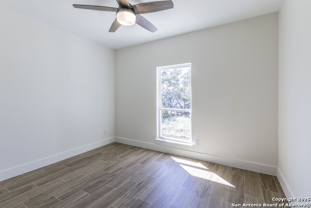 Image 20 of 28 For 645 Jonquil Dr