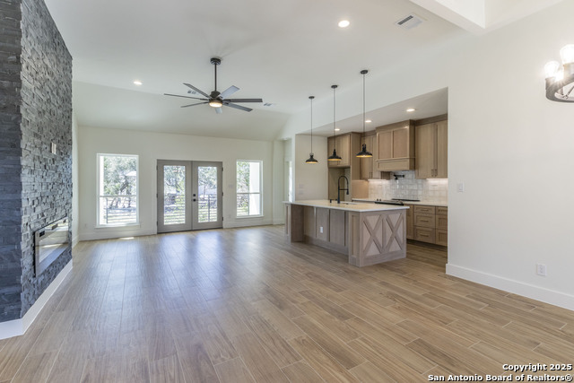 Image 7 of 28 For 645 Jonquil Dr