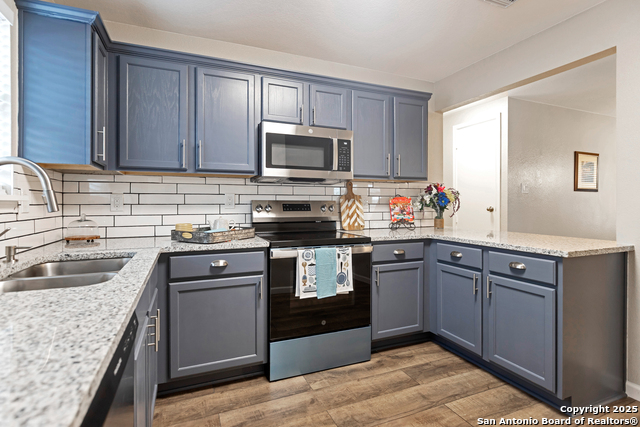 Image 10 of 26 For 10630 Shaenview