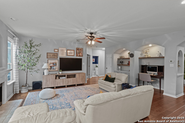 Image 7 of 26 For 302 Nueces Spring