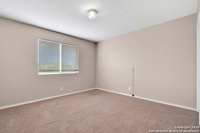 Image 16 of 24 For 5827 Waterford Oaks