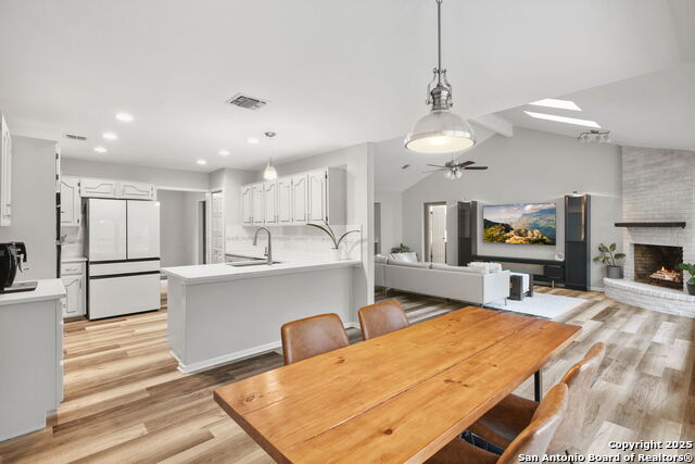 Image 14 of 46 For 622 Many Oaks St