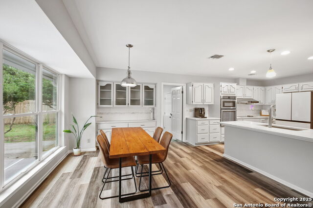 Image 15 of 46 For 622 Many Oaks St