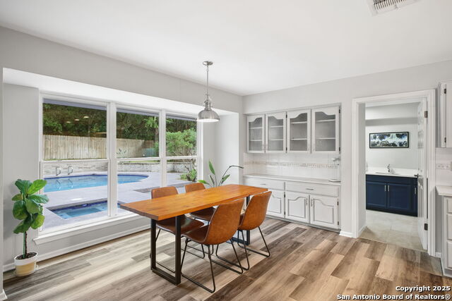 Image 16 of 46 For 622 Many Oaks St