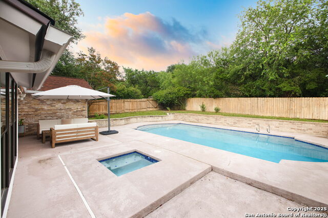 Image 33 of 46 For 622 Many Oaks St