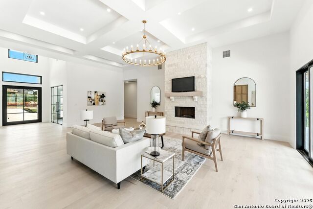 Listing photo id 0 for 10302 Kendall Canyon