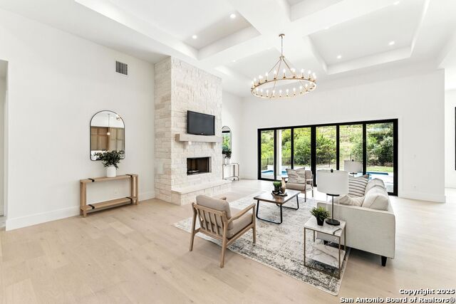 Listing photo id 1 for 10302 Kendall Canyon