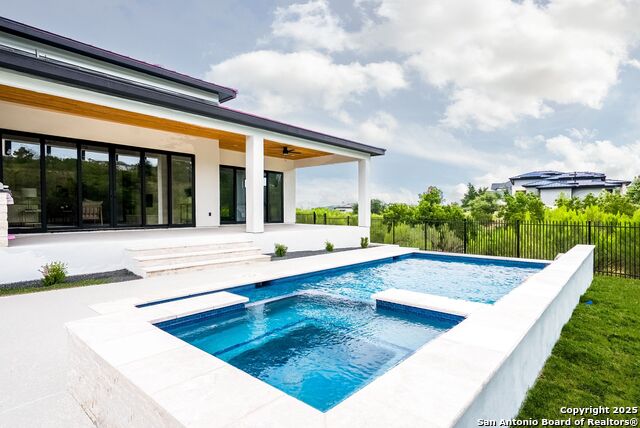Listing photo id 30 for 10302 Kendall Canyon