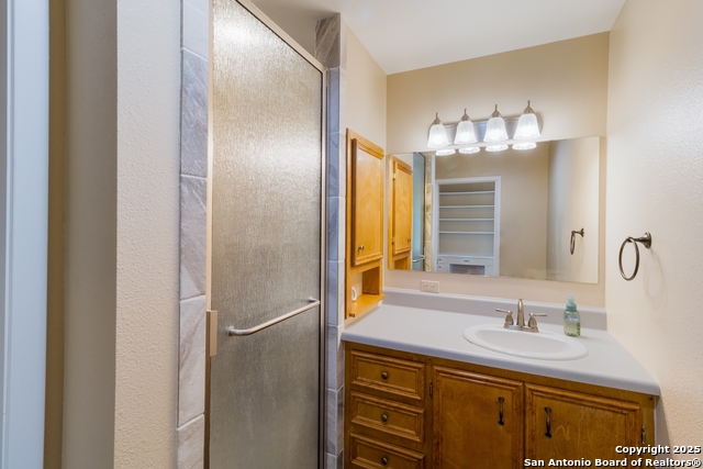 Image 12 of 35 For 403 Meyer E