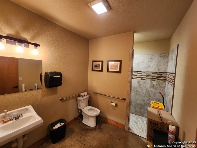 Listing photo id 12 for 2571 Macarthur