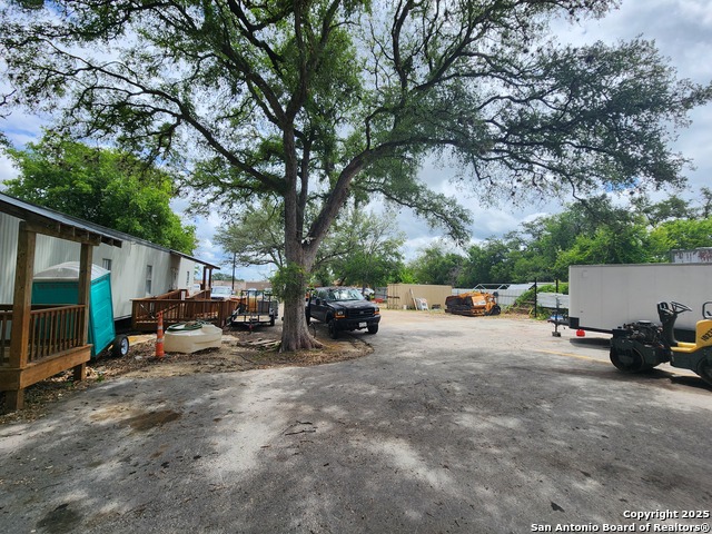 Listing photo id 2 for 2571 Macarthur
