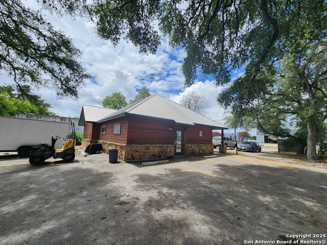 Listing photo id 4 for 2571 Macarthur