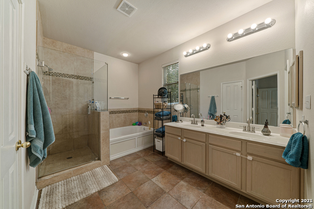 Image 19 of 28 For 20819 Las Lomas Blvd