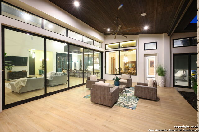 Listing photo id 98 for 1534 Circolare