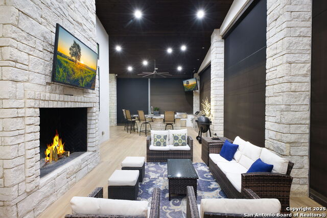 Listing photo id 99 for 1534 Circolare