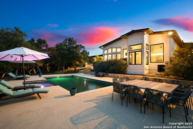 Listing photo id 100 for 1534 Circolare