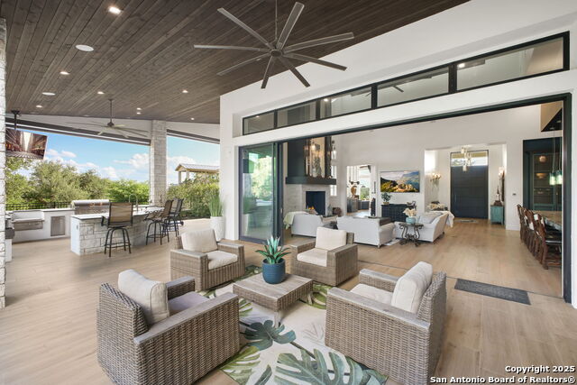 Listing photo id 9 for 1534 Circolare