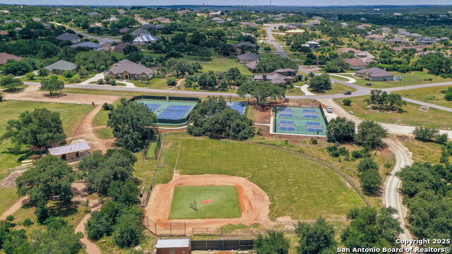Listing photo id 125 for 1534 Circolare