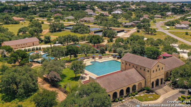 Listing photo id 128 for 1534 Circolare