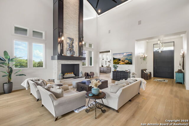 Listing photo id 19 for 1534 Circolare