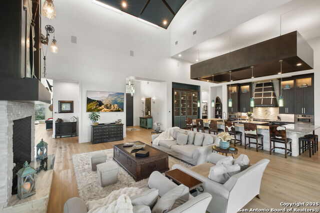 Listing photo id 21 for 1534 Circolare