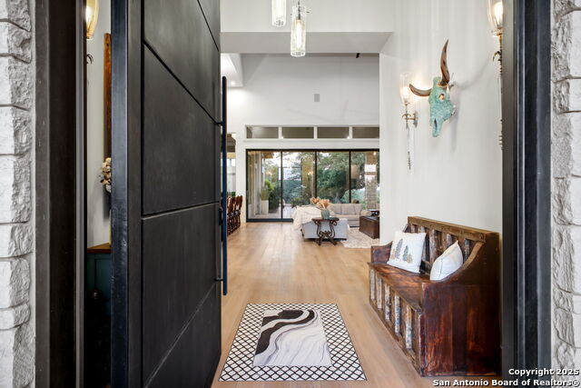 Listing photo id 1 for 1534 Circolare
