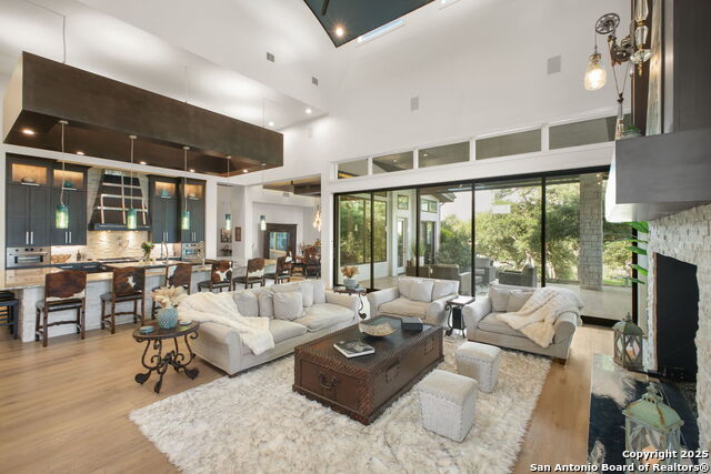 Listing photo id 28 for 1534 Circolare