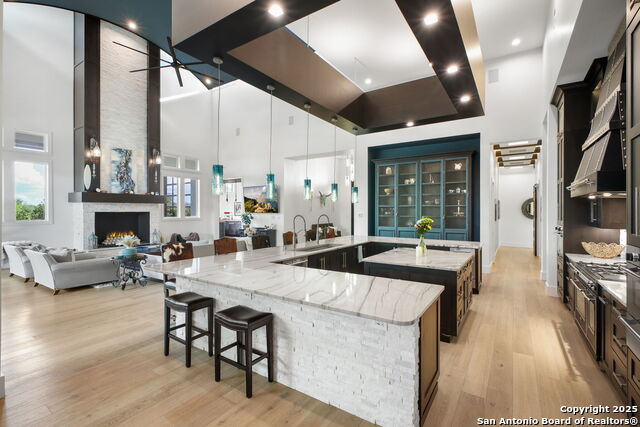 Listing photo id 31 for 1534 Circolare