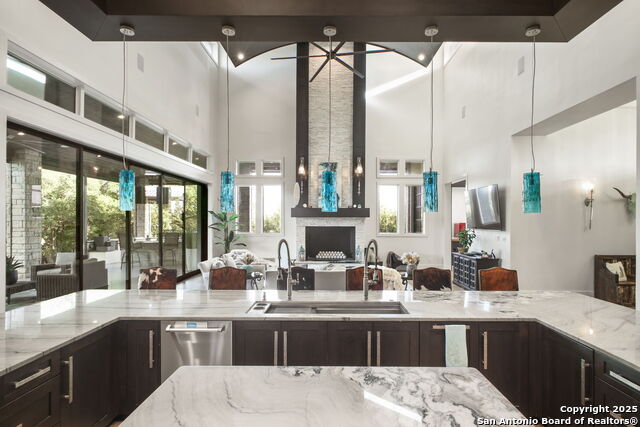Listing photo id 35 for 1534 Circolare