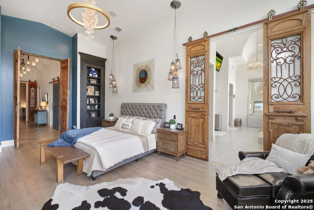 Listing photo id 51 for 1534 Circolare