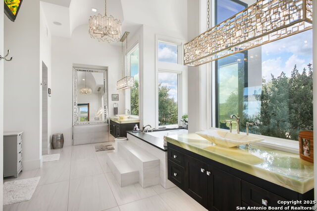 Listing photo id 53 for 1534 Circolare