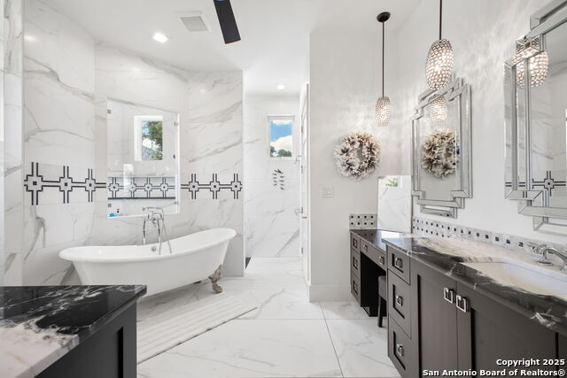 Listing photo id 66 for 1534 Circolare