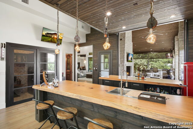 Listing photo id 78 for 1534 Circolare
