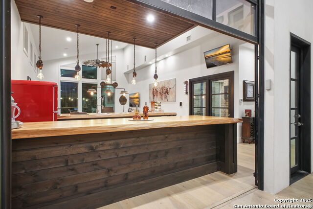 Listing photo id 82 for 1534 Circolare