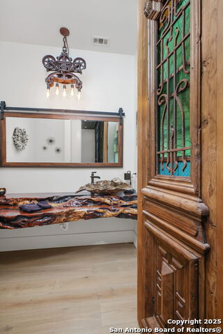 Listing photo id 86 for 1534 Circolare
