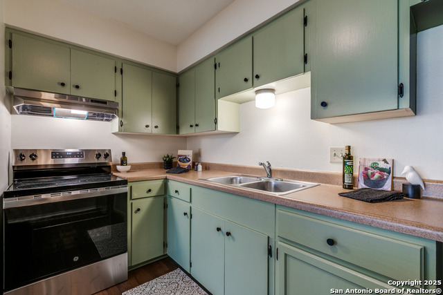 Image 10 of 25 For 235 W Silver Sands Dr  6