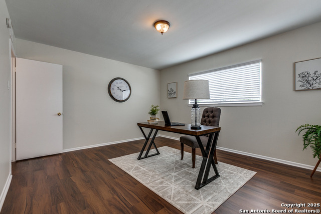Image 18 of 25 For 235 W Silver Sands Dr  6