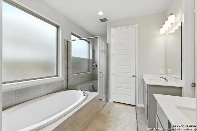 Listing photo id 13 for 14306 Hondo Knot