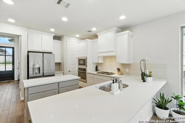 Listing photo id 6 for 14306 Hondo Knot