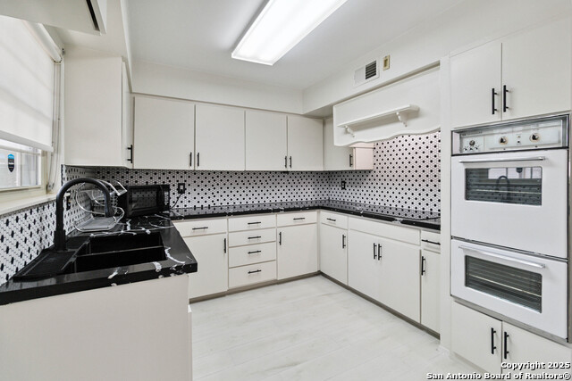 Image 10 of 26 For 7500 Callaghan  Apt 1