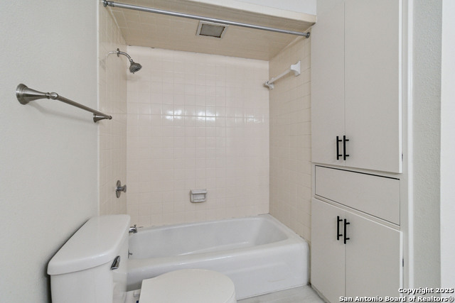 Image 17 of 26 For 7500 Callaghan  Apt 1