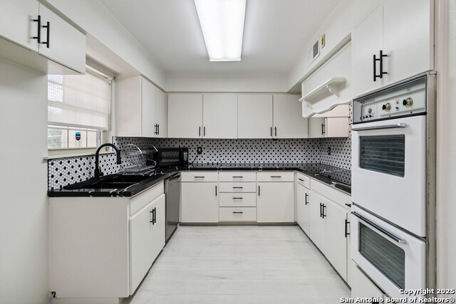 Image 9 of 26 For 7500 Callaghan  Apt 1