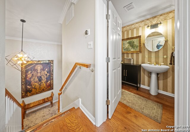Listing photo id 8 for 4270 Ocean Drive 11